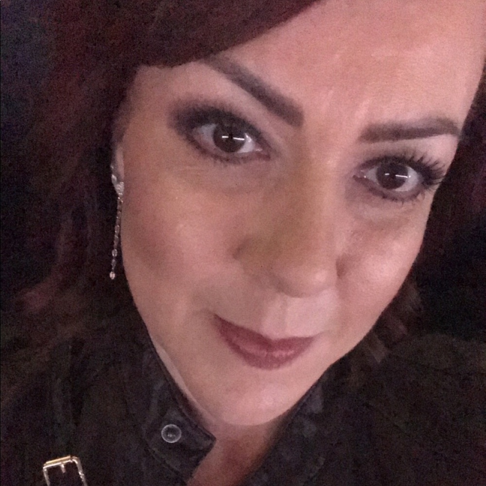 Meet your Posher, Teresa